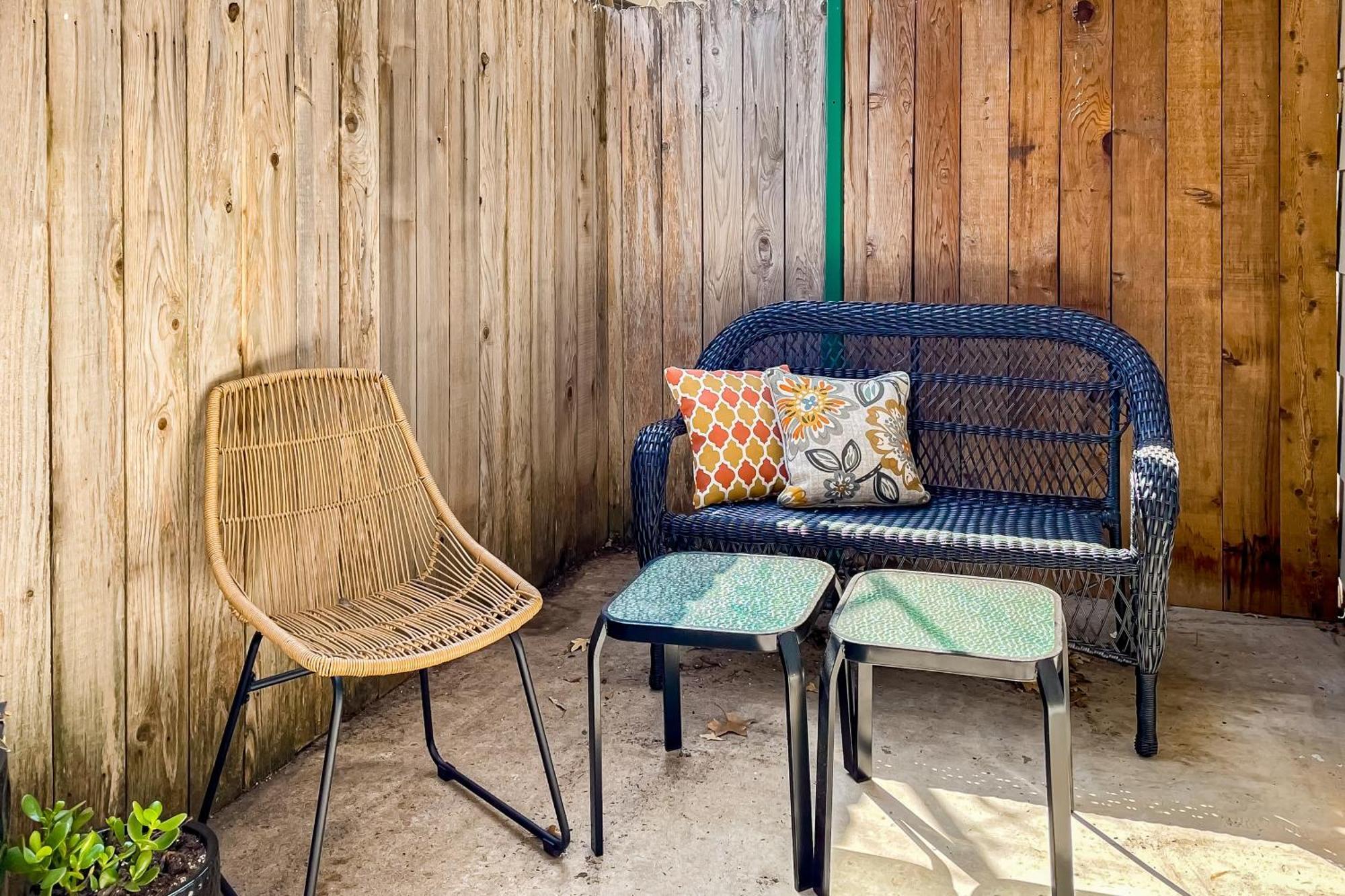 A Painting Of Austin Apartment Exterior foto