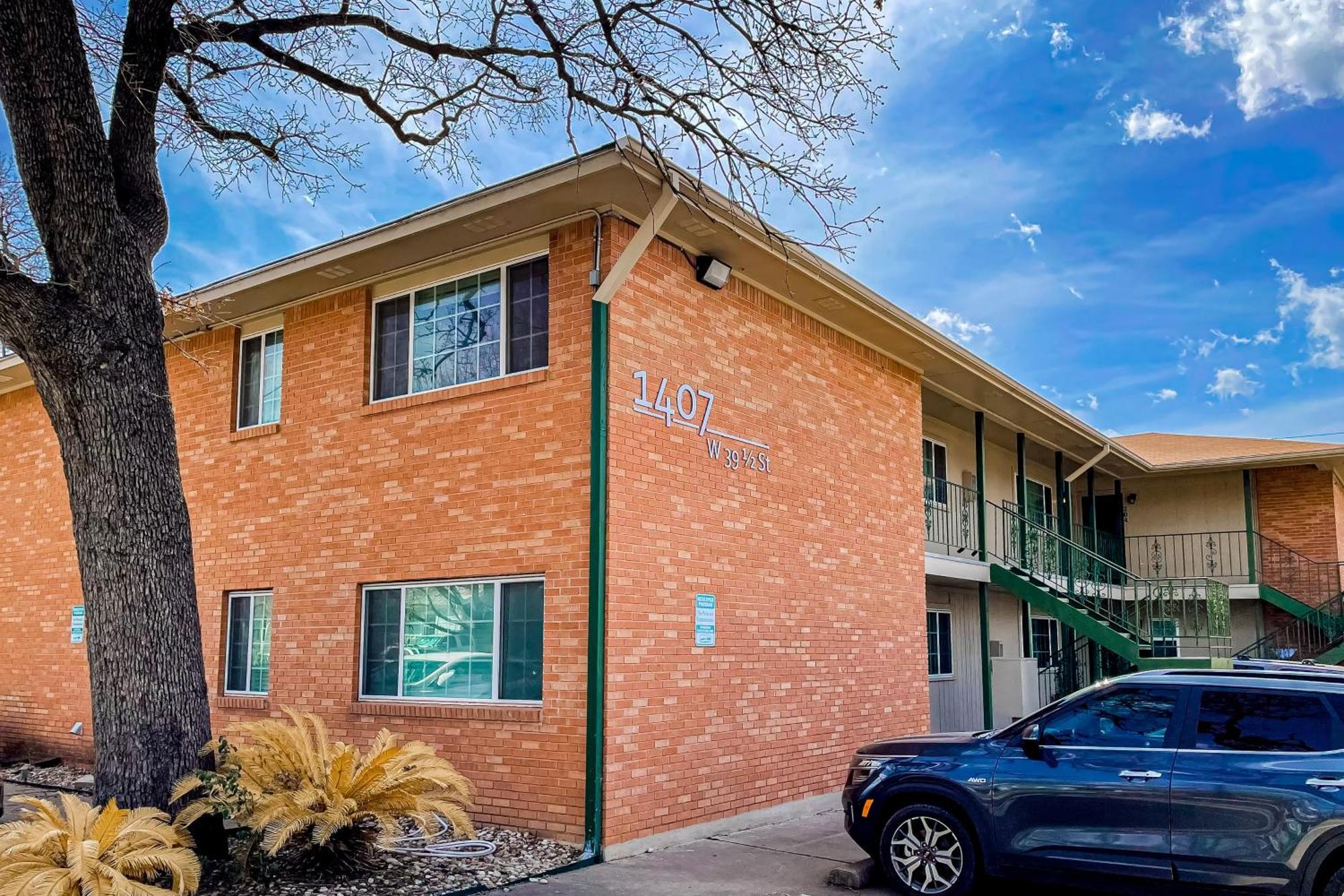 A Painting Of Austin Apartment Exterior foto